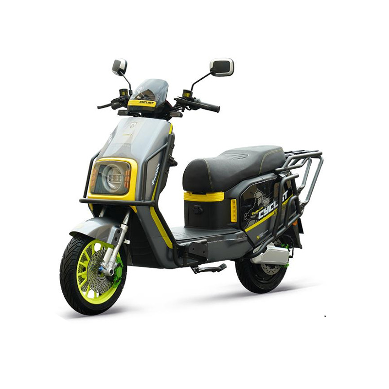 Mitä turvaominaisuuksia Bull Model Electric Scooteriin on sisäänrakennettu varkauden estämiseksi, kuten lukot, hälytykset tai etäseuranta?
