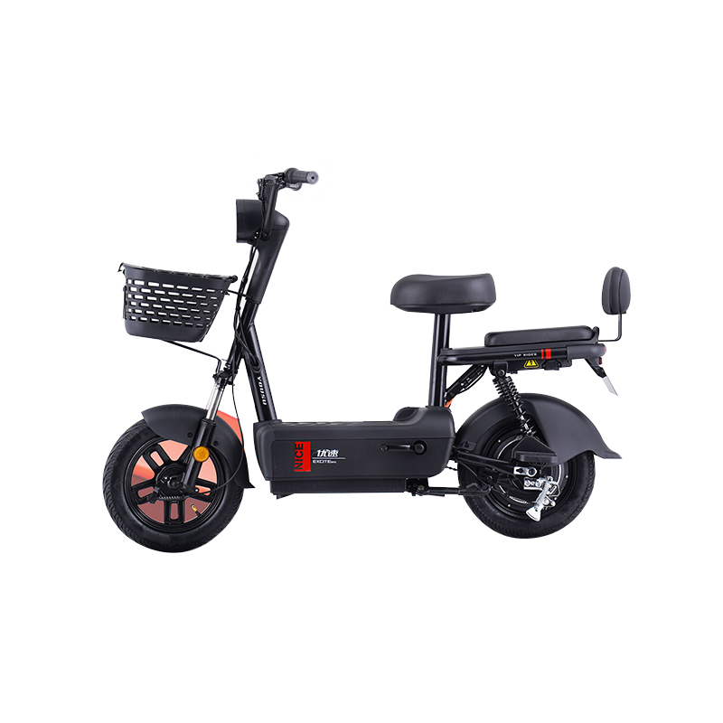 Kuinka hyvin CoolRun Model Electric Scooter toimii ajovakauden ja ohjauksen tarkkuuden suhteen suuremmissa nopeuksissa tai jyrkissä käännöksissä?